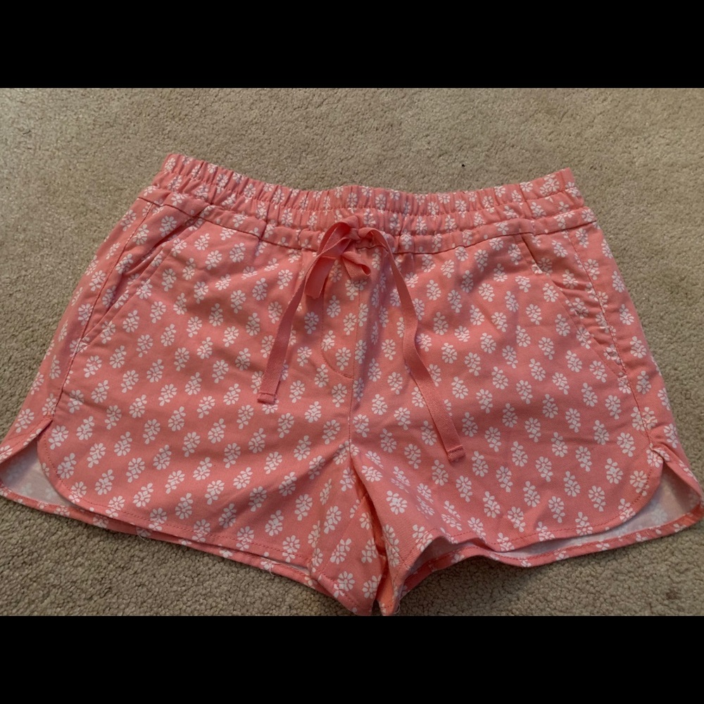NEW WITH TAGS !! NEVER BEEN WORN !!